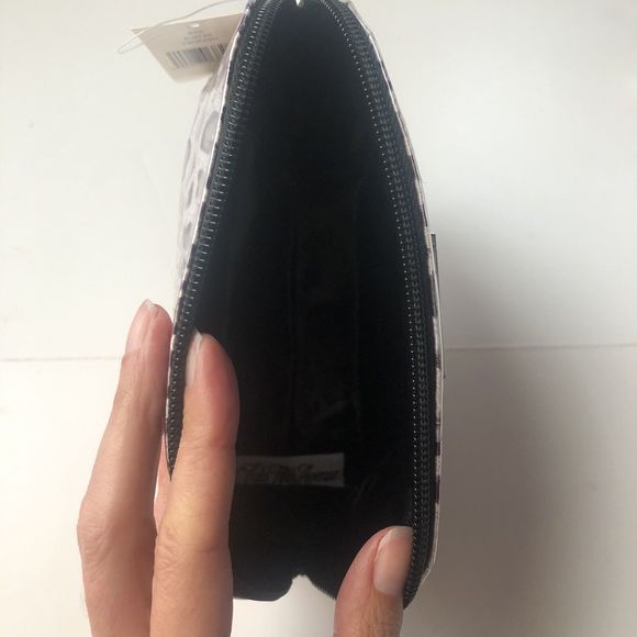 New Saks Fifth Avenue Leopard Print Travel Cosmetic Bag - Picture 9 of 9